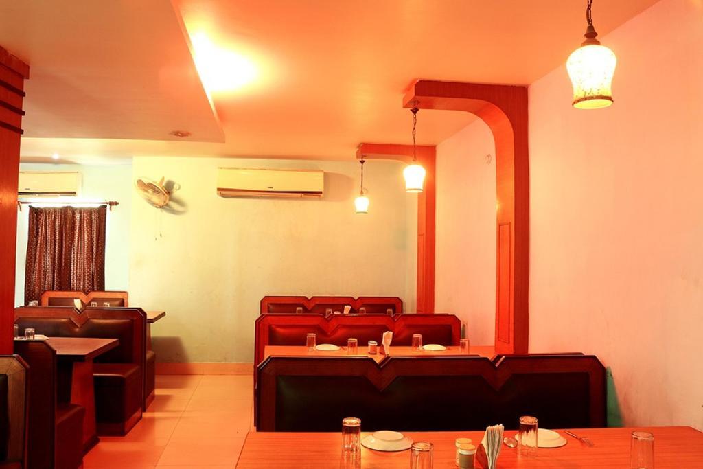 Oyo 1348 Hotel Zaika Inn Haora Bagian luar foto