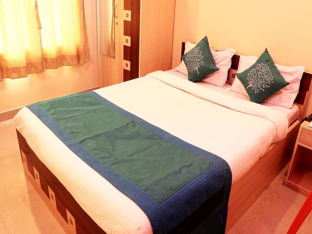 Oyo 1348 Hotel Zaika Inn Haora Bagian luar foto