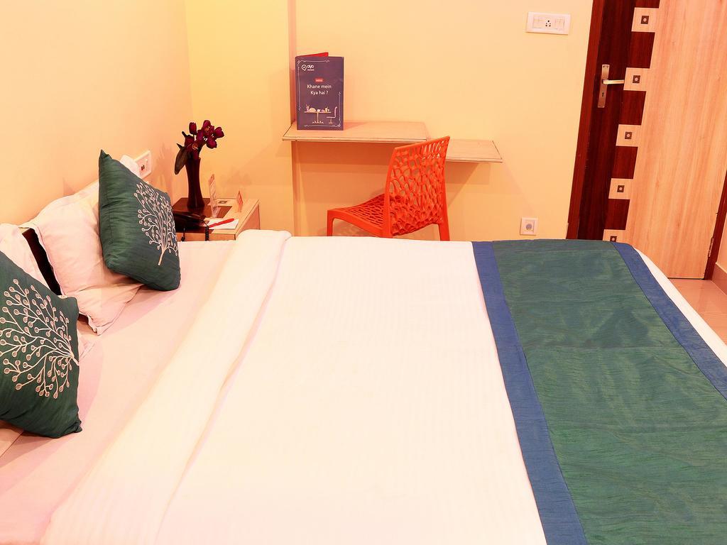 Oyo 1348 Hotel Zaika Inn Haora Bagian luar foto
