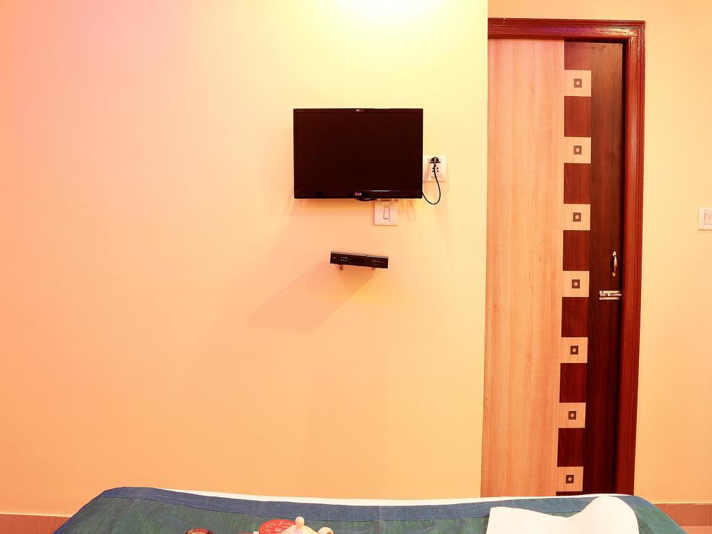 Oyo 1348 Hotel Zaika Inn Haora Bagian luar foto