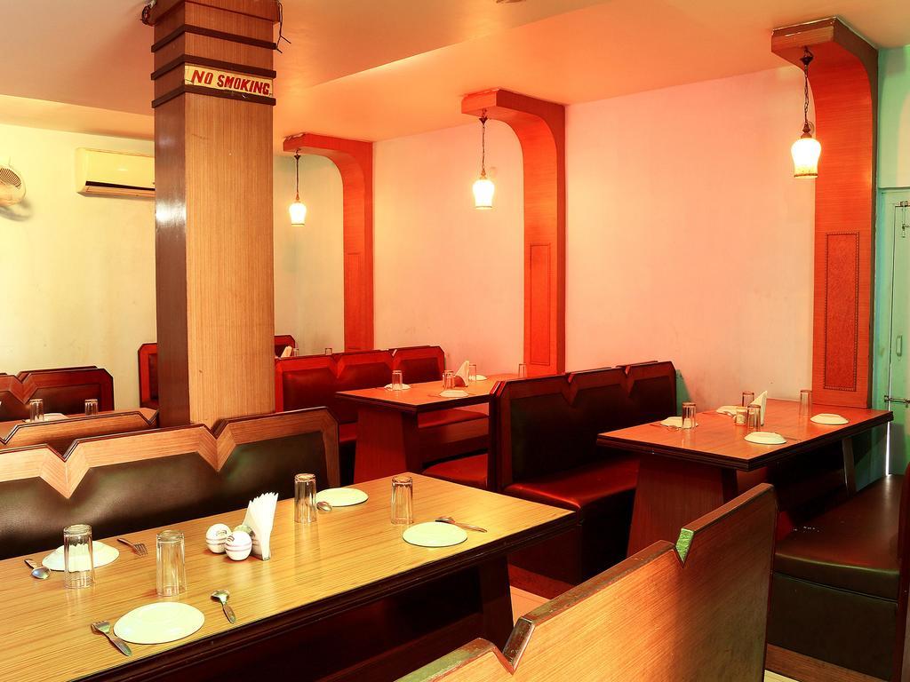 Oyo 1348 Hotel Zaika Inn Haora Bagian luar foto